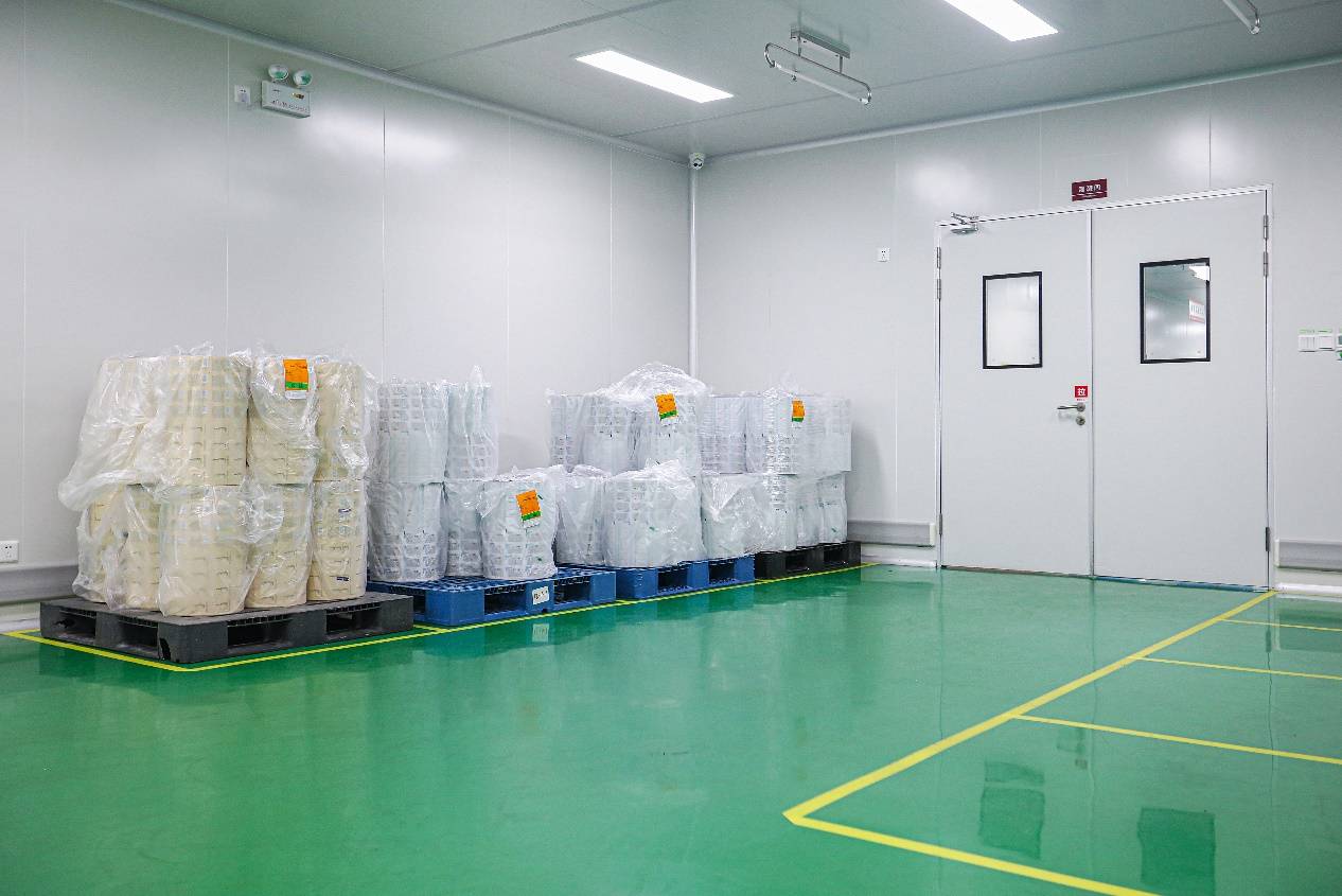 次拋與常規(guī)化妝品有何不同？探秘韻斐詩(shī)工廠，揭秘嬰兒用品的獨(dú)特之處